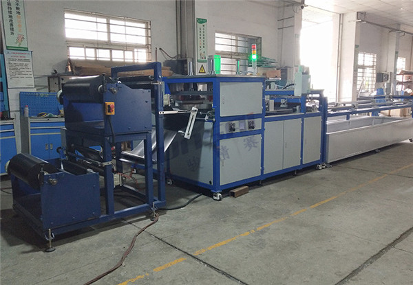 地熱膜全自動<a href=http://www.hisupermall.com/ target=_blank class=infotextkey>熱合機</a>